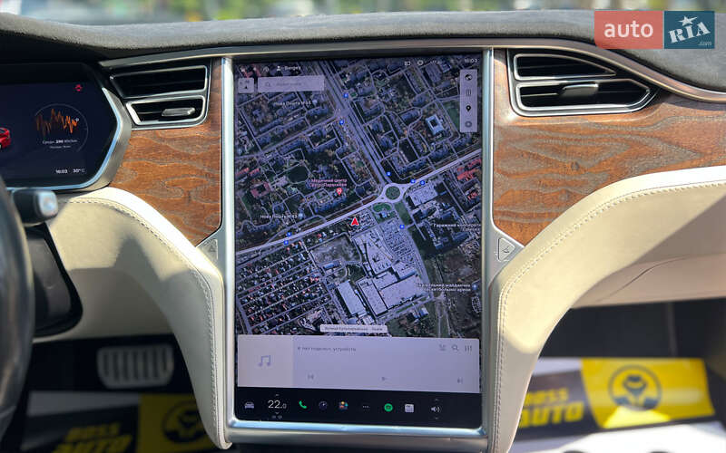 Лифтбек Tesla Model S 2016 в Львове