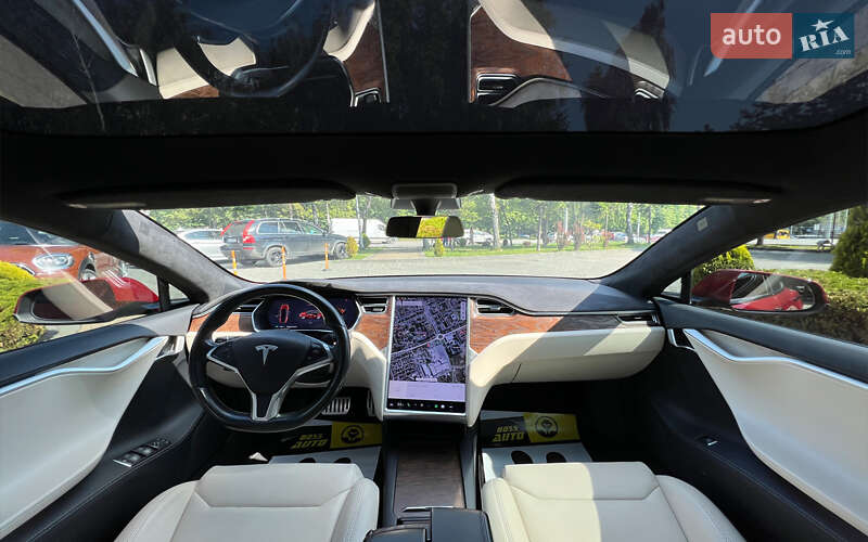 Лифтбек Tesla Model S 2016 в Львове