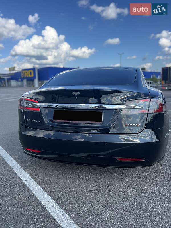 Лифтбек Tesla Model S 2018 в Ровно