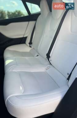 Лифтбек Tesla Model S 2018 в 
