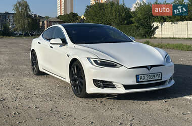 Лифтбек Tesla Model S 2018 в 