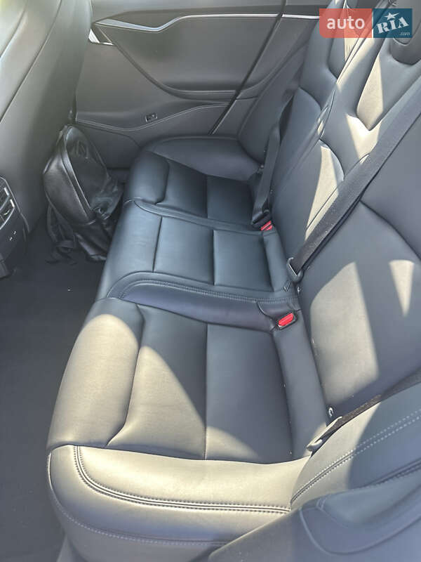 Лифтбек Tesla Model S 2018 в Харькове