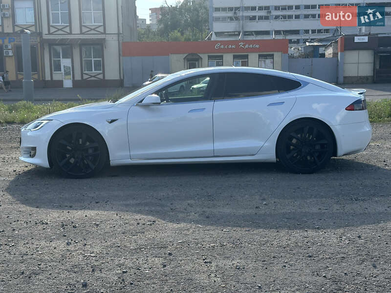 Лифтбек Tesla Model S 2018 в Харькове