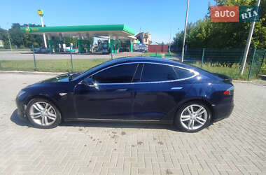 Лифтбек Tesla Model S 2013 в 