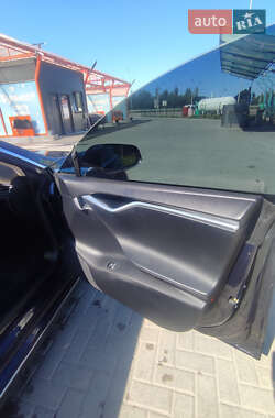 Лифтбек Tesla Model S 2013 в 