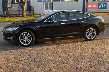 Лифтбек Tesla Model S 2014 в 