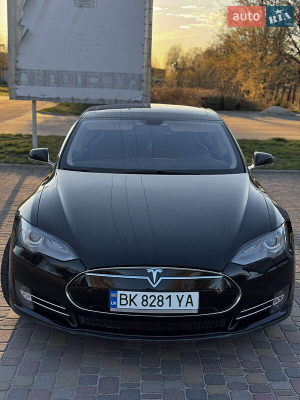 Ліфтбек Tesla Model S 2014 в Сарнах фото 17 Ліфтбек Tesla Model S 2014 в Сарнах
