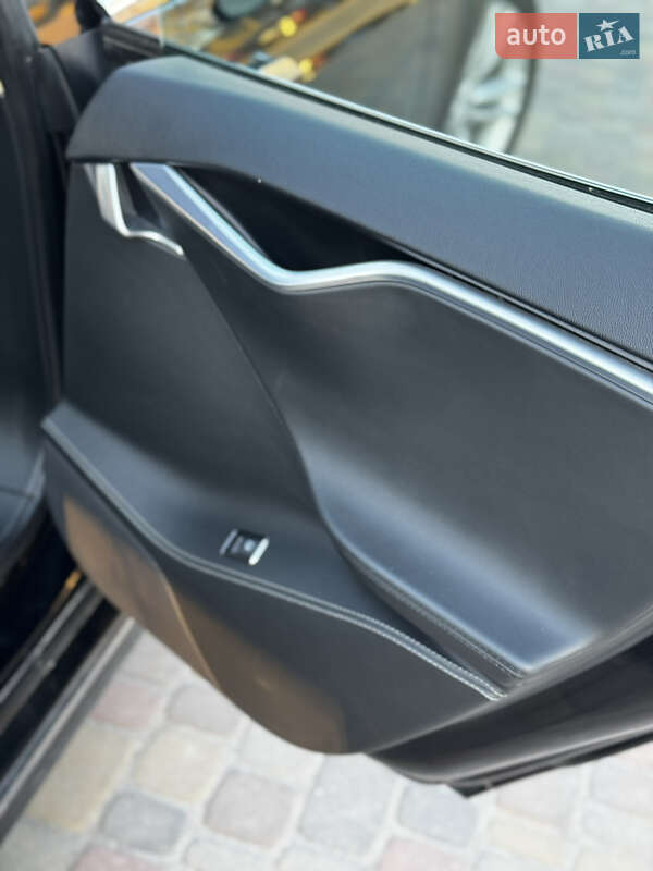 Ліфтбек Tesla Model S 2014 в Сарнах фото 25 Ліфтбек Tesla Model S 2014 в Сарнах