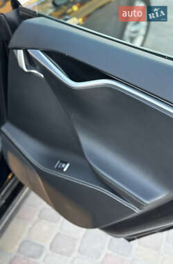Лифтбек Tesla Model S 2014 в 