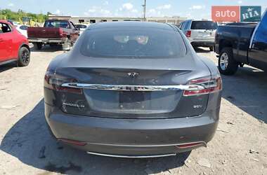 Ліфтбек Tesla Model S 2015 в 