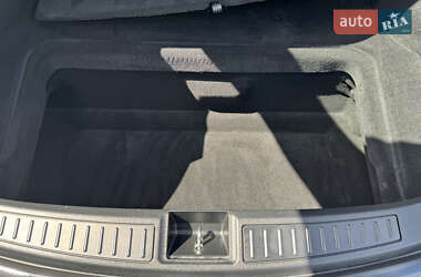 Лифтбек Tesla Model S 2017 в 