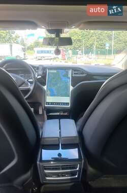Лифтбек Tesla Model S 2014 в 