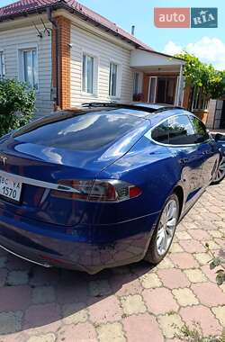 Лифтбек Tesla Model S 2015 в 