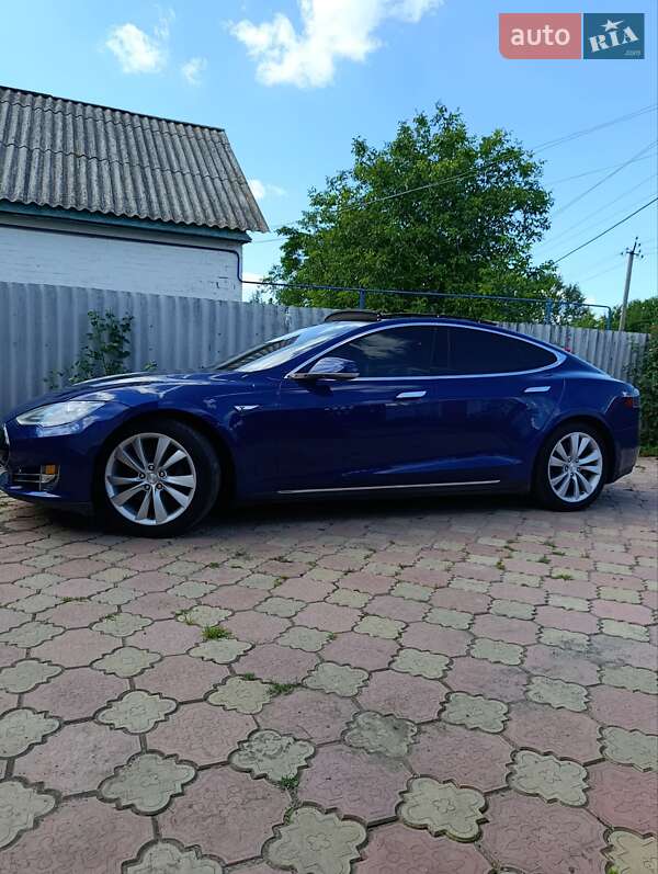 Ліфтбек Tesla Model S 2015 в Конотопі фото 14 Ліфтбек Tesla Model S 2015 в Конотопі