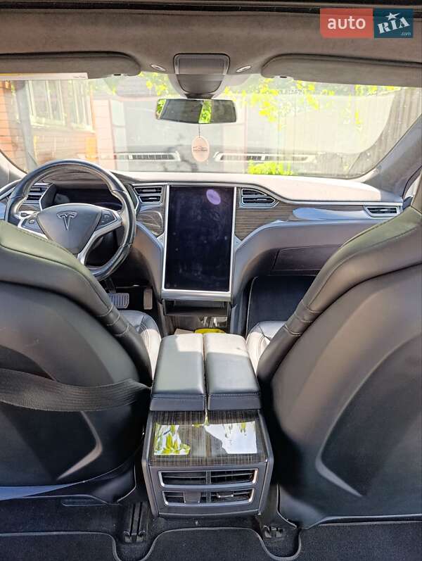 Ліфтбек Tesla Model S 2015 в Конотопі фото 17 Ліфтбек Tesla Model S 2015 в Конотопі