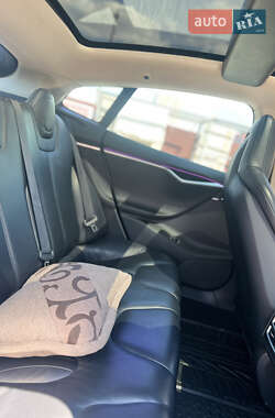 Лифтбек Tesla Model S 2013 в 
