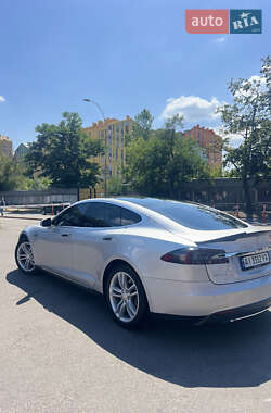 Лифтбек Tesla Model S 2013 в 