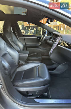 Лифтбек Tesla Model S 2015 в 