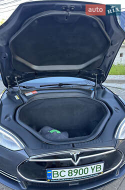 Лифтбек Tesla Model S 2015 в 