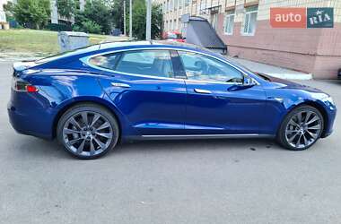 Лифтбек Tesla Model S 2016 в 
