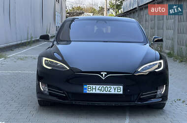 Лифтбек Tesla Model S 2017 в 