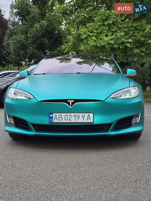 Лифтбек Tesla Model S 2018 в Киеве