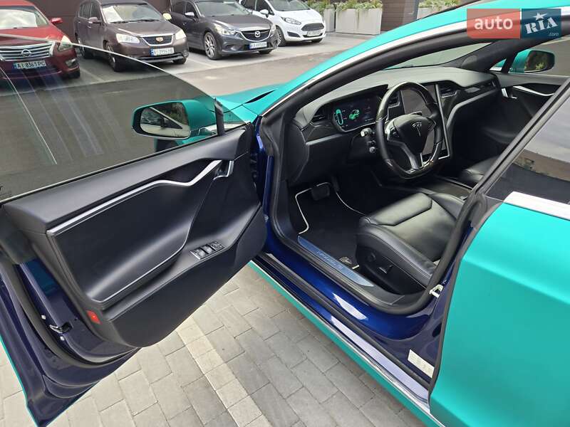 Лифтбек Tesla Model S 2018 в Киеве