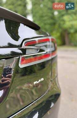 Лифтбек Tesla Model S 2021 в 
