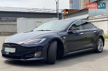 Лифтбек Tesla Model S 2015 в 