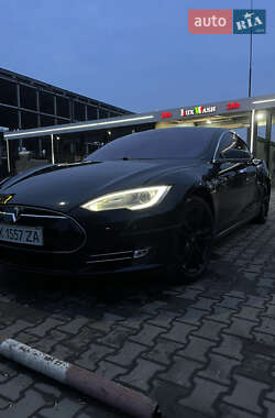 Лифтбек Tesla Model S 2014 в 
