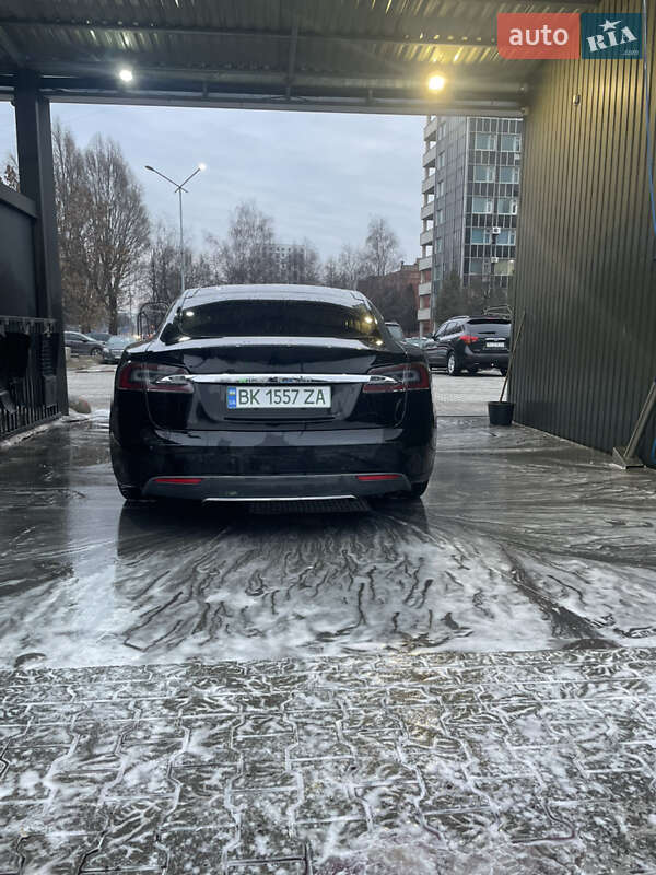Лифтбек Tesla Model S 2014 в Ровно фото 11 Лифтбек Tesla Model S 2014 в Ровно