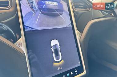 Лифтбек Tesla Model S 2014 в 
