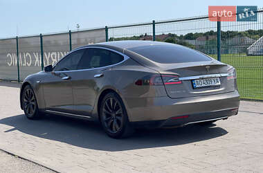 Лифтбек Tesla Model S 2015 в 