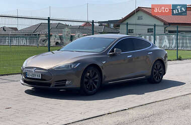 Лифтбек Tesla Model S 2015 в 