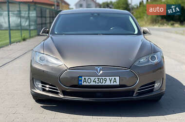 Лифтбек Tesla Model S 2015 в 