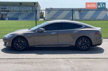 Лифтбек Tesla Model S 2015 в 