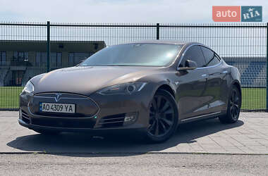 Лифтбек Tesla Model S 2015 в 