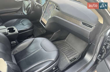 Лифтбек Tesla Model S 2013 в 