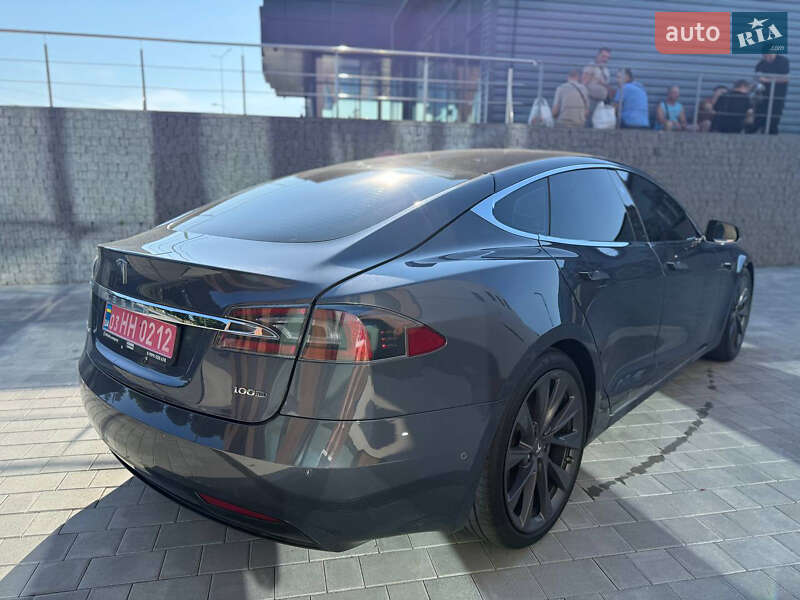 Лифтбек Tesla Model S 2017 в Луцке