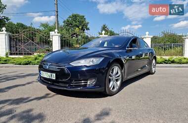 Лифтбек Tesla Model S 2015 в Виннице
