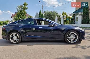 Лифтбек Tesla Model S 2015 в Виннице