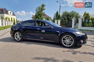 Ліфтбек Tesla Model S 2015 в Вінниці