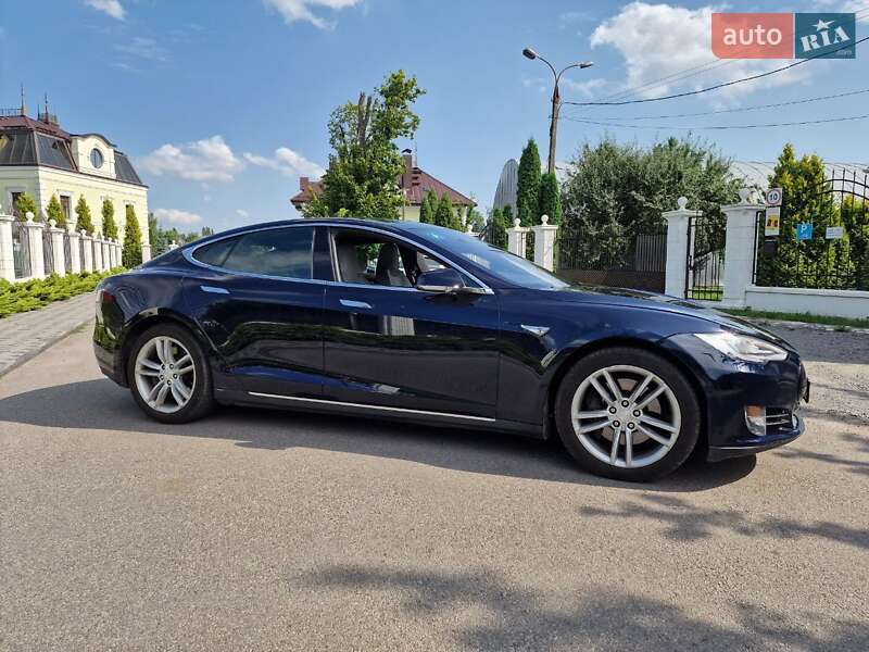 Лифтбек Tesla Model S 2015 в Виннице фото 18 Лифтбек Tesla Model S 2015 в Виннице