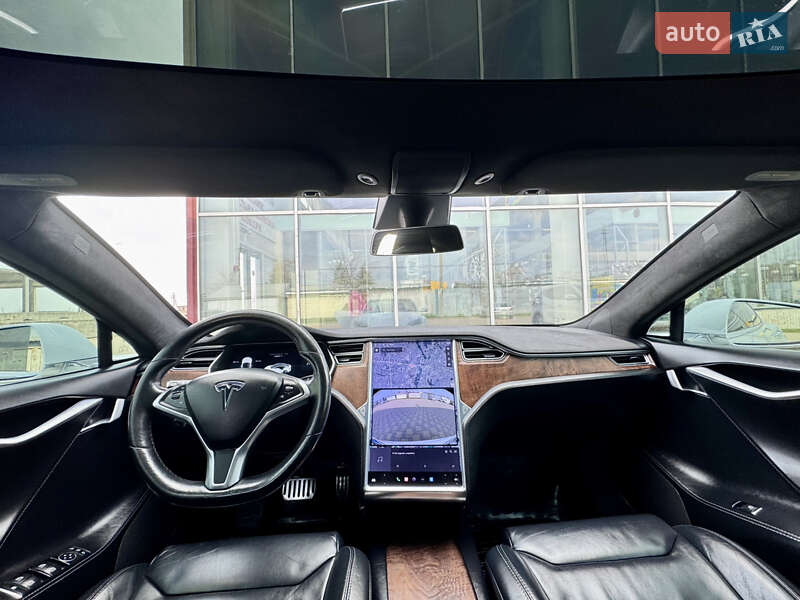 Ліфтбек Tesla Model S 2017 в Гайсину