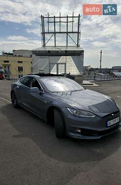 Ліфтбек Tesla Model S 2013 в 