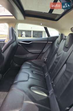 Ліфтбек Tesla Model S 2013 в 