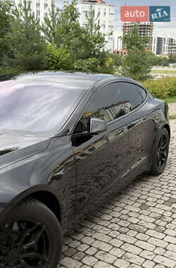Лифтбек Tesla Model S 2021 в 