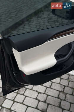 Лифтбек Tesla Model S 2021 в 