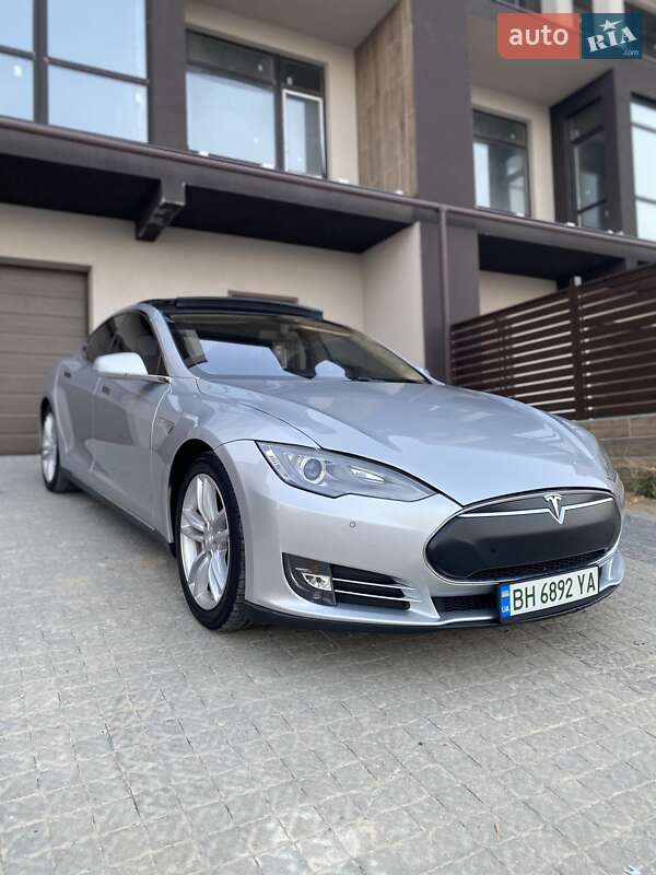 Ліфтбек Tesla Model S 2014 в Одесі