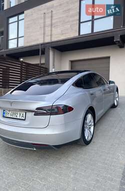 Лифтбек Tesla Model S 2014 в 